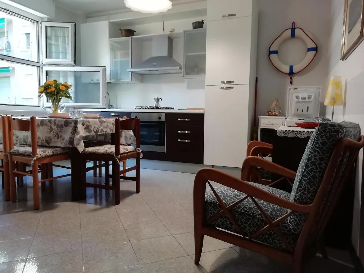 Da Antonietta By Holiday World Apartment Chiavari